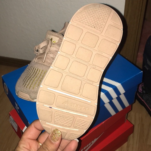 Adidas Swift Run size 10 - Picture 3 of 4